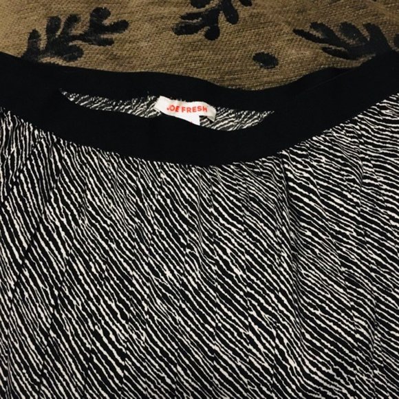 Accordion Pleated Retro 80s Zebra Stripe Maxi Skirt - Picture 6 of 9